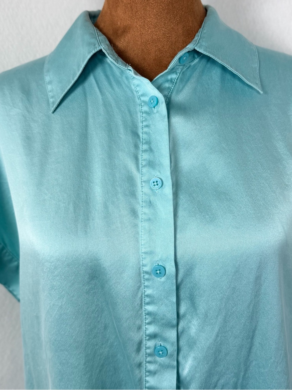 Antonio Melani Silk Blend Aqua Satin Button Front Blouse L Minimalist Coastal - Picture 3 of 8